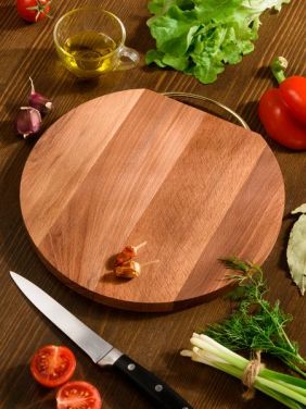 Разделочная доска KETT-UP ECO WOOD & FOOD Ø 28см круглая с ручкой деревянная